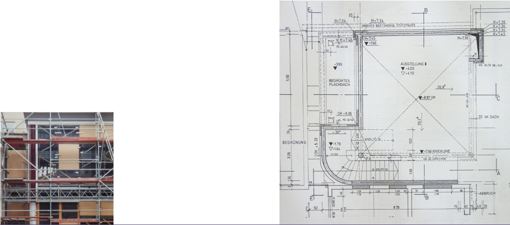 Foto mit Anbaun mit Gerüst und Grundrissskizze.